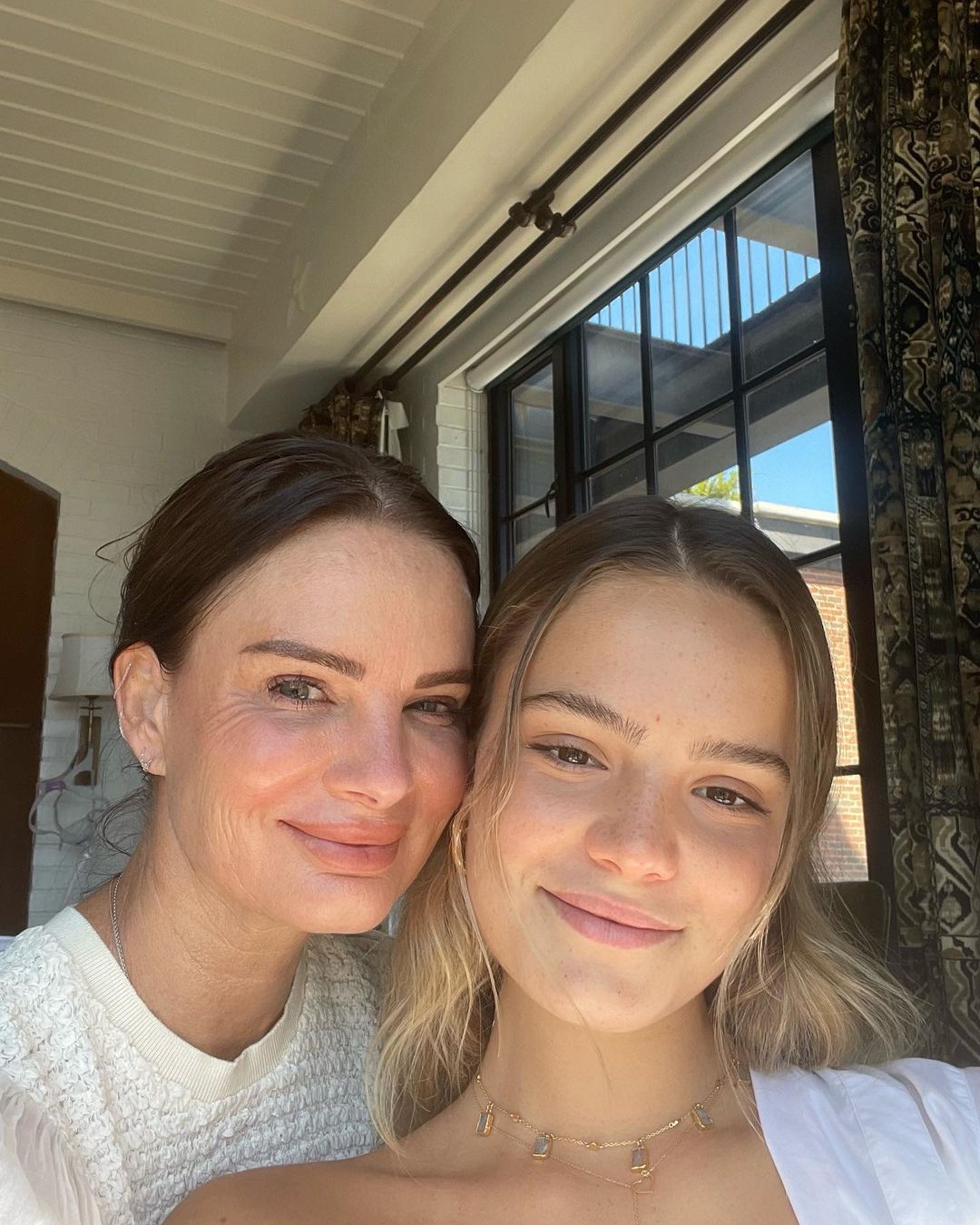 Picture of Paisley Verea and her mother Gabrielle Anwar